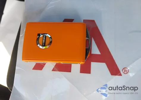 2021 Volvo Xc40 T5 R-Design from USA, damaged, VIN YV4162UM4M2612558